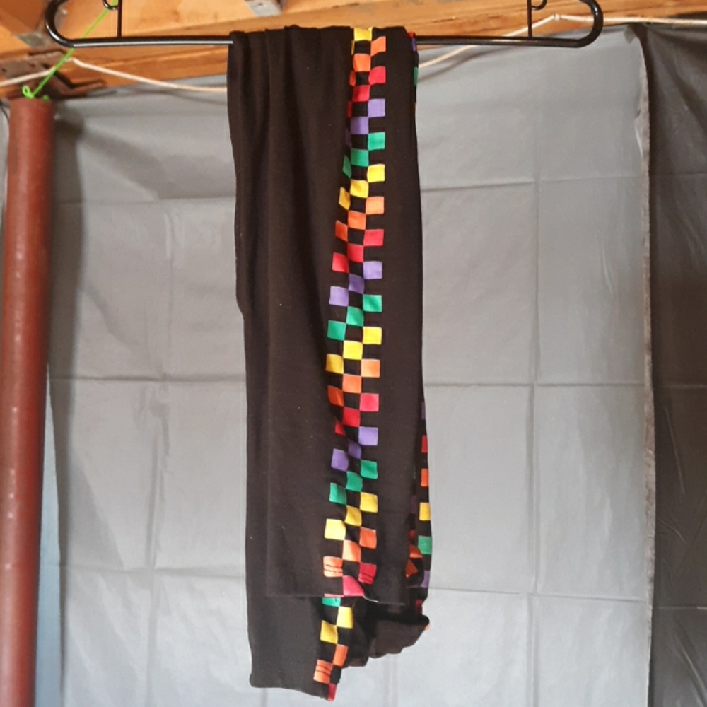 Rainbow checker print lagging